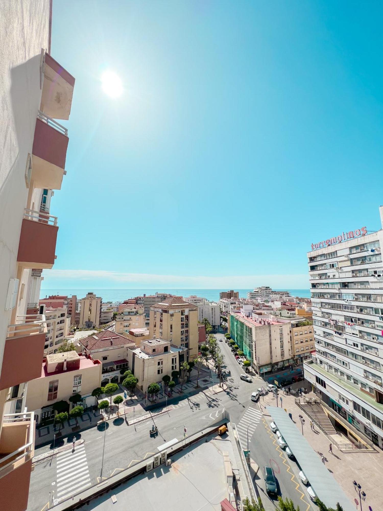 Cozy & Bright Flat Torremolinos Centre Apartment Bagian luar foto